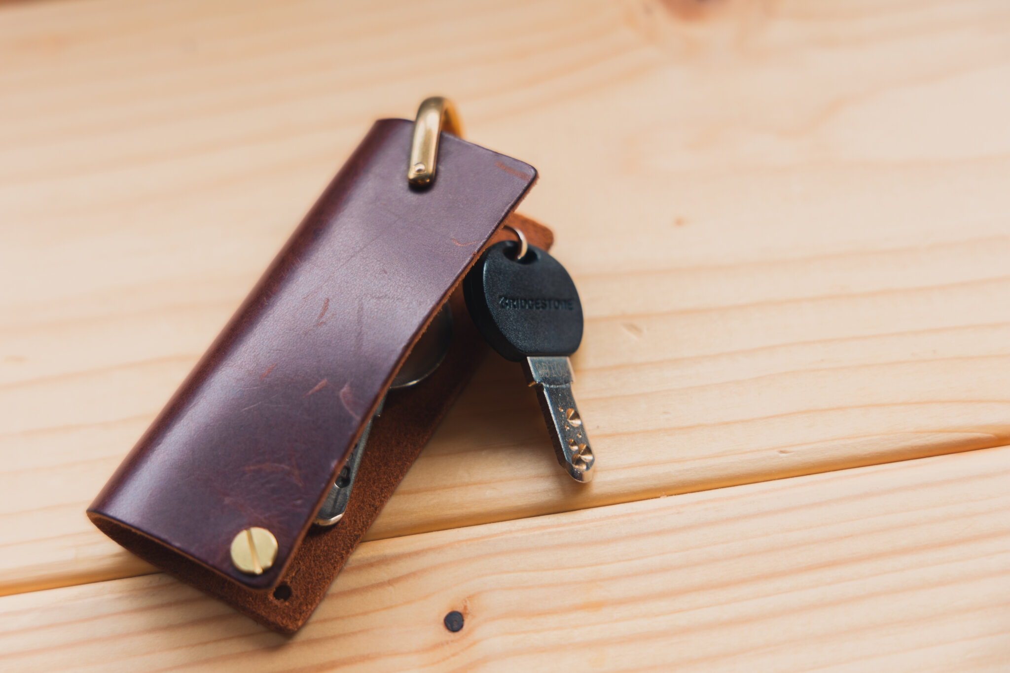 drip「PRESSo Holder」真鍮を使った経年変化する革製キーケース。 | signature – シグネチャー