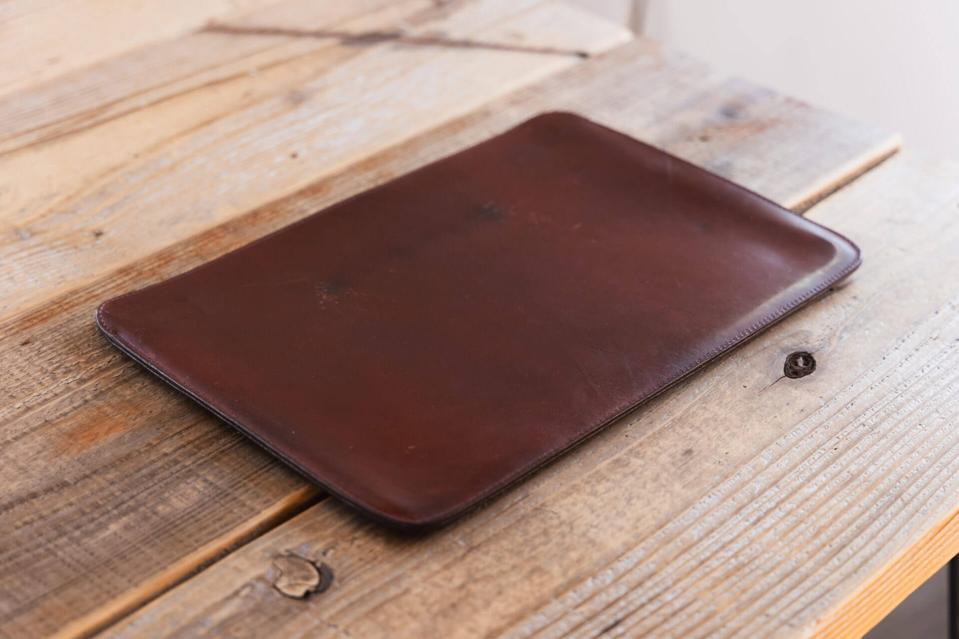 Drip leather mac case 1