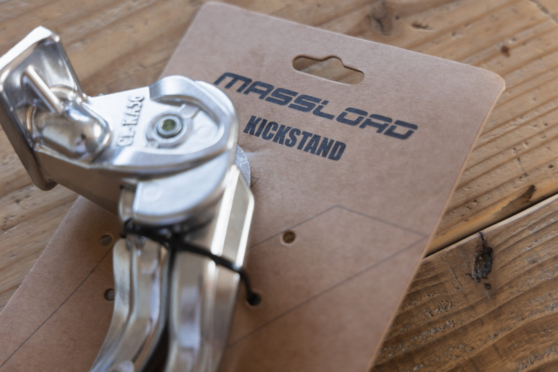 Massload kickstand 1.