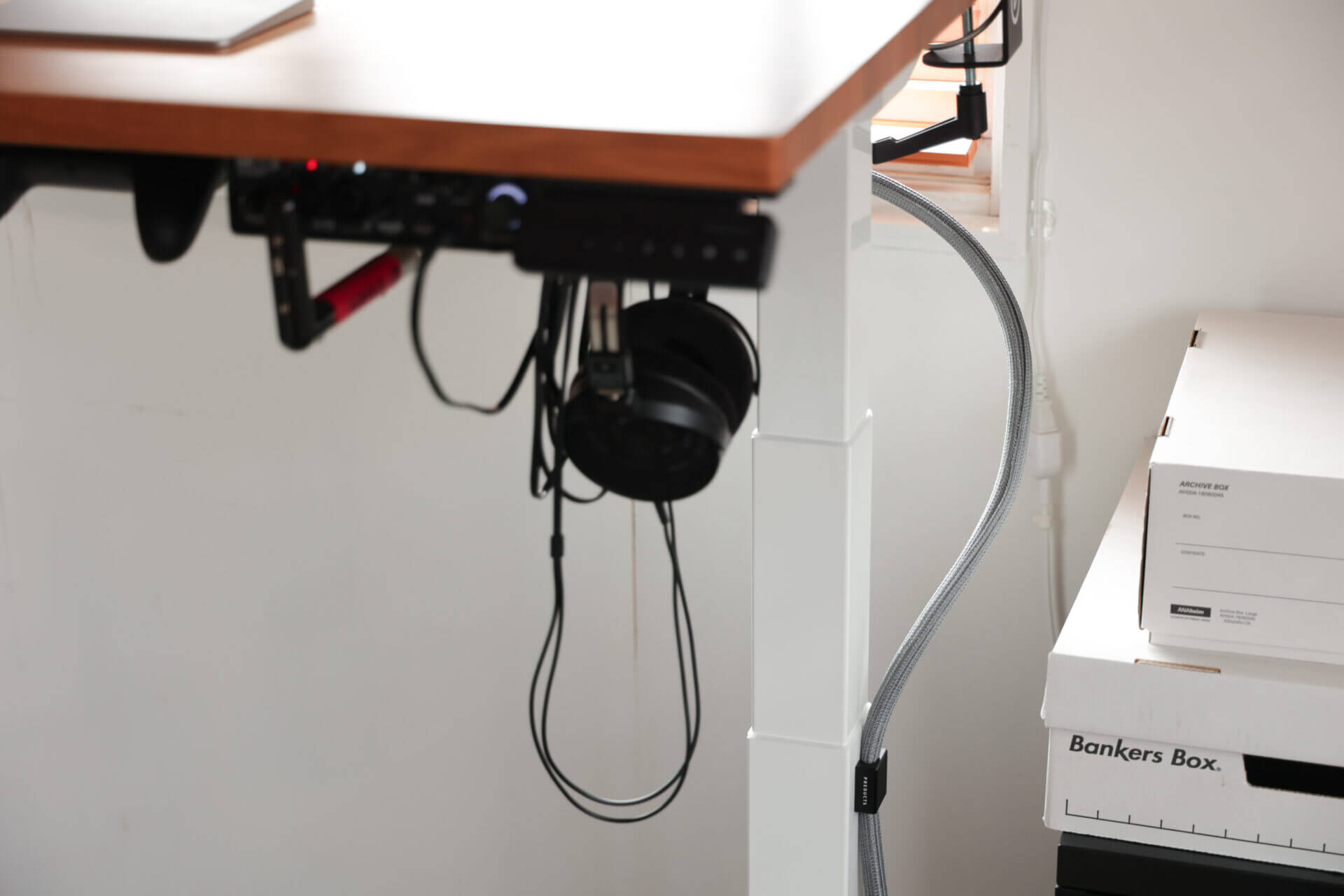 preducts-magnet-cable-holder2-12.jpeg Preducts magnet cable holder2 12.