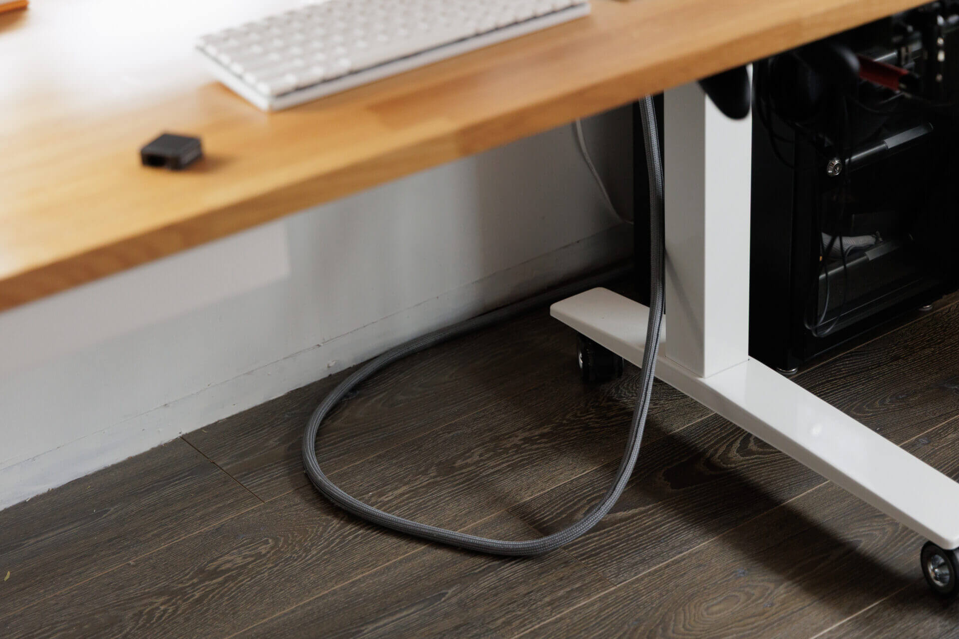 preducts-magnet-cable-holder2-6.jpeg Preducts magnet cable holder2 6.